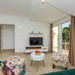 In Kastel Novi Mit Meerblick, Balkon, Klimaanlage, W-lan 5110-1 Apartment