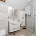 In Kastel Novi Mit Meerblick, Balkon, Klimaanlage, W-lan 5110-1 Apartment *