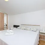 In Kastel Novi Mit Meerblick, Balkon, Klimaanlage, W-lan 5110-1 Apartment *