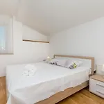 In Kastel Novi Mit Meerblick, Balkon, Klimaanlage, W-lan 5110-1 * Kaštela