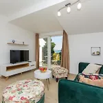 In Kastel Novi Mit Meerblick, Balkon, Klimaanlage, W-lan 5110-1 Apartment
