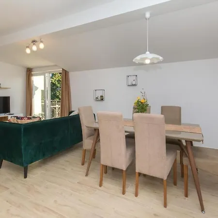Apartment In Kastel Novi Mit Meerblick, Balkon, Klimaanlage, W-lan 5110-1 Kaštela