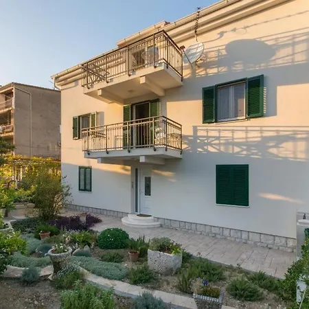 In Kastel Novi Mit Meerblick, Balkon, Klimaanlage, W-lan 5110-1 Apartment